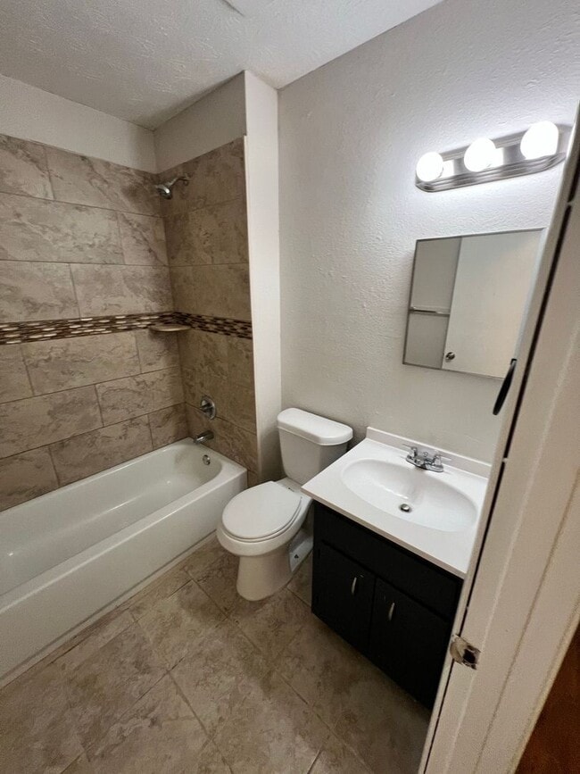 Building Photo - 3143 Dove Ct SW