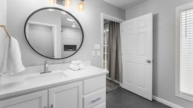 Building Photo - 6314 Senators Dr