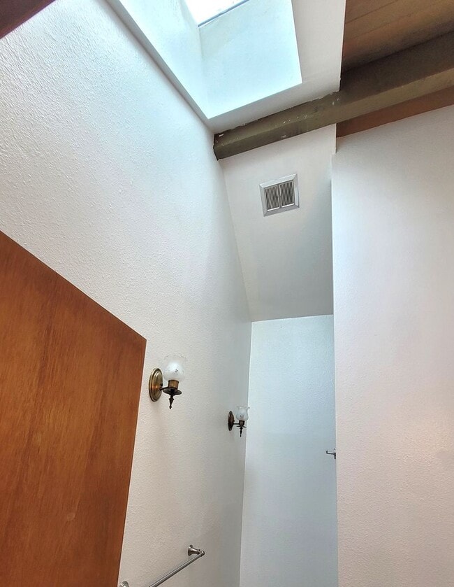 Building Photo - 5507 Haida Way
