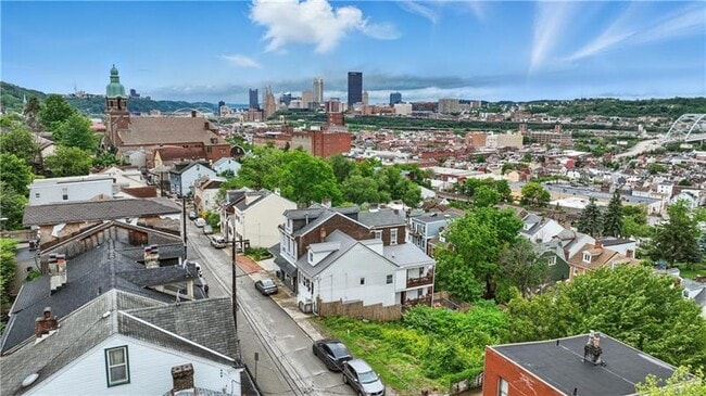 Building Photo - 2511 Mission St