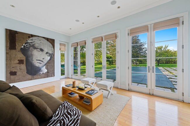 Building Photo - 244 Flying Point Rd