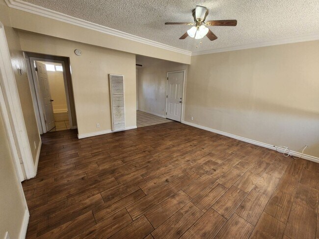 Primary Photo - Ocotillo Ave Apt 5826-5828