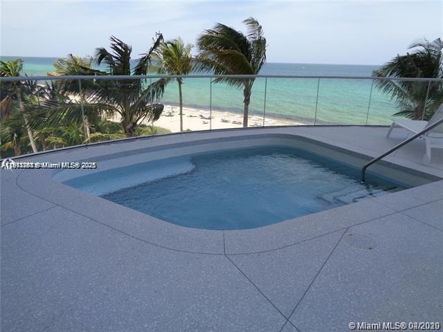 Building Photo - 16901 Collins Ave