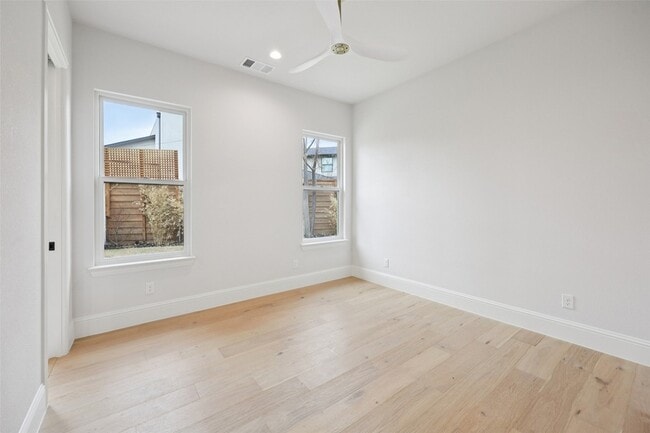 Building Photo - 3845 Van Ness Ln