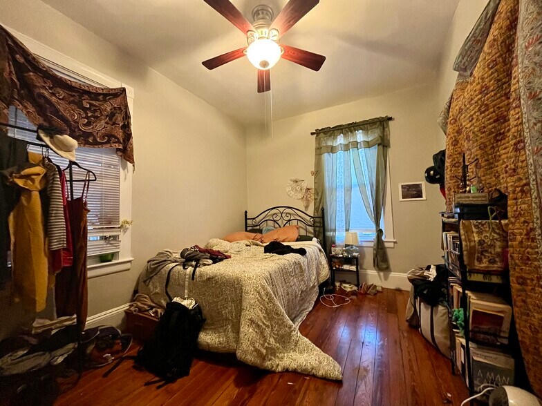 Building Photo - 83 Wensley St