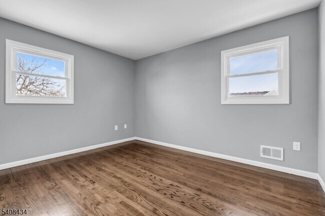 Building Photo - 417 Highland Pl