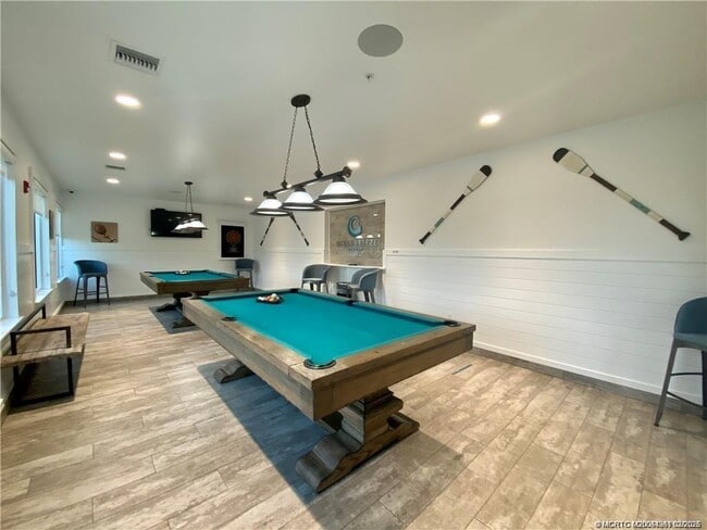 Building Photo - 18 NE Nautical Pl