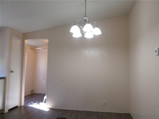 Building Photo - 25944 Meridian Ave