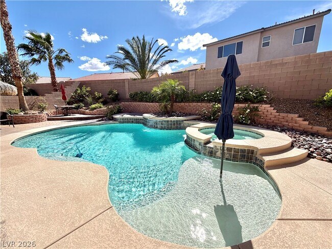 Building Photo - 7919 Quiet Canyon St