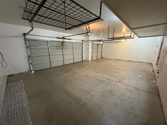 Building Photo - NW Two story home, located in Foxwood subd...
