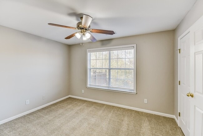 Building Photo - 429 Waterford Dr