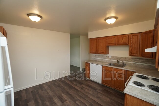 Building Photo - 4476 S Newton St