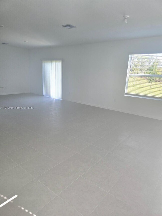 Building Photo - 5917 Sweetwood Dr