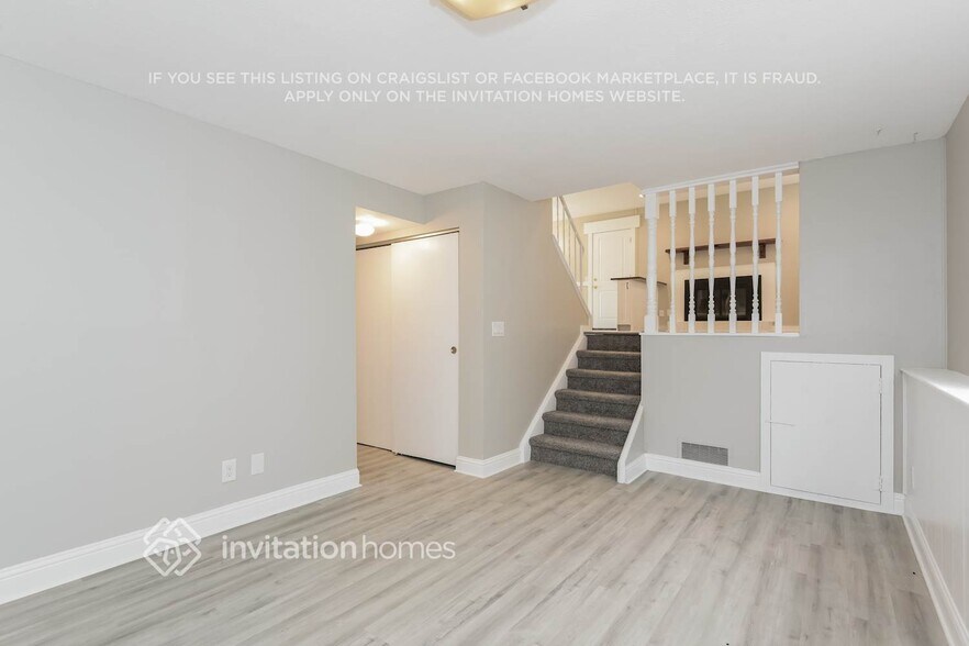 Building Photo - 9620 W 104th Dr