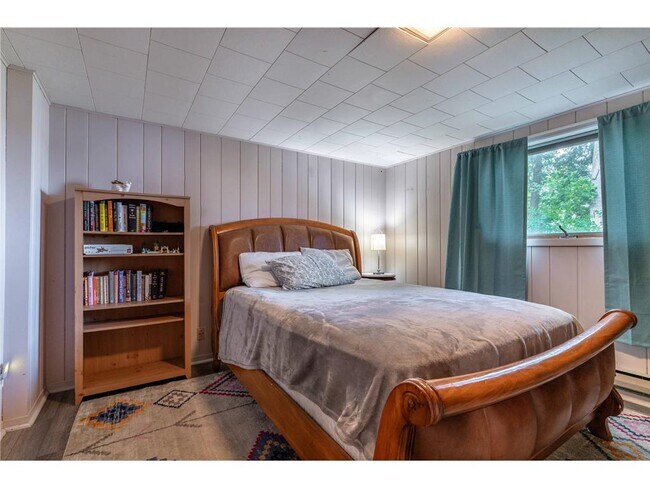 Building Photo - 1409 Hoot Lake Dr