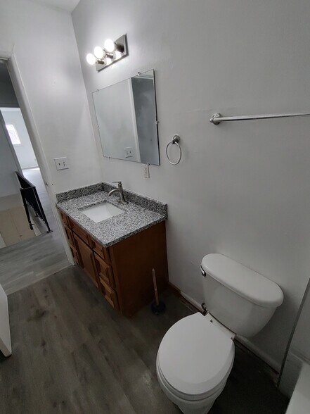 Building Photo - 161 N Ohio St