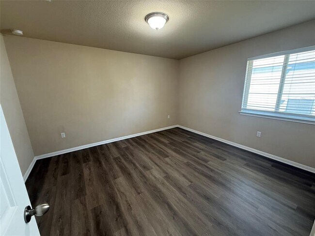 Building Photo - 1441 Hamiltons Wy