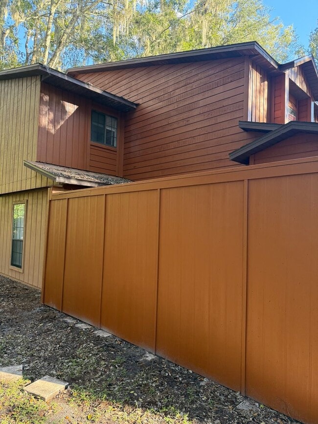 Building Photo - 3/3 In Rockwood Villas