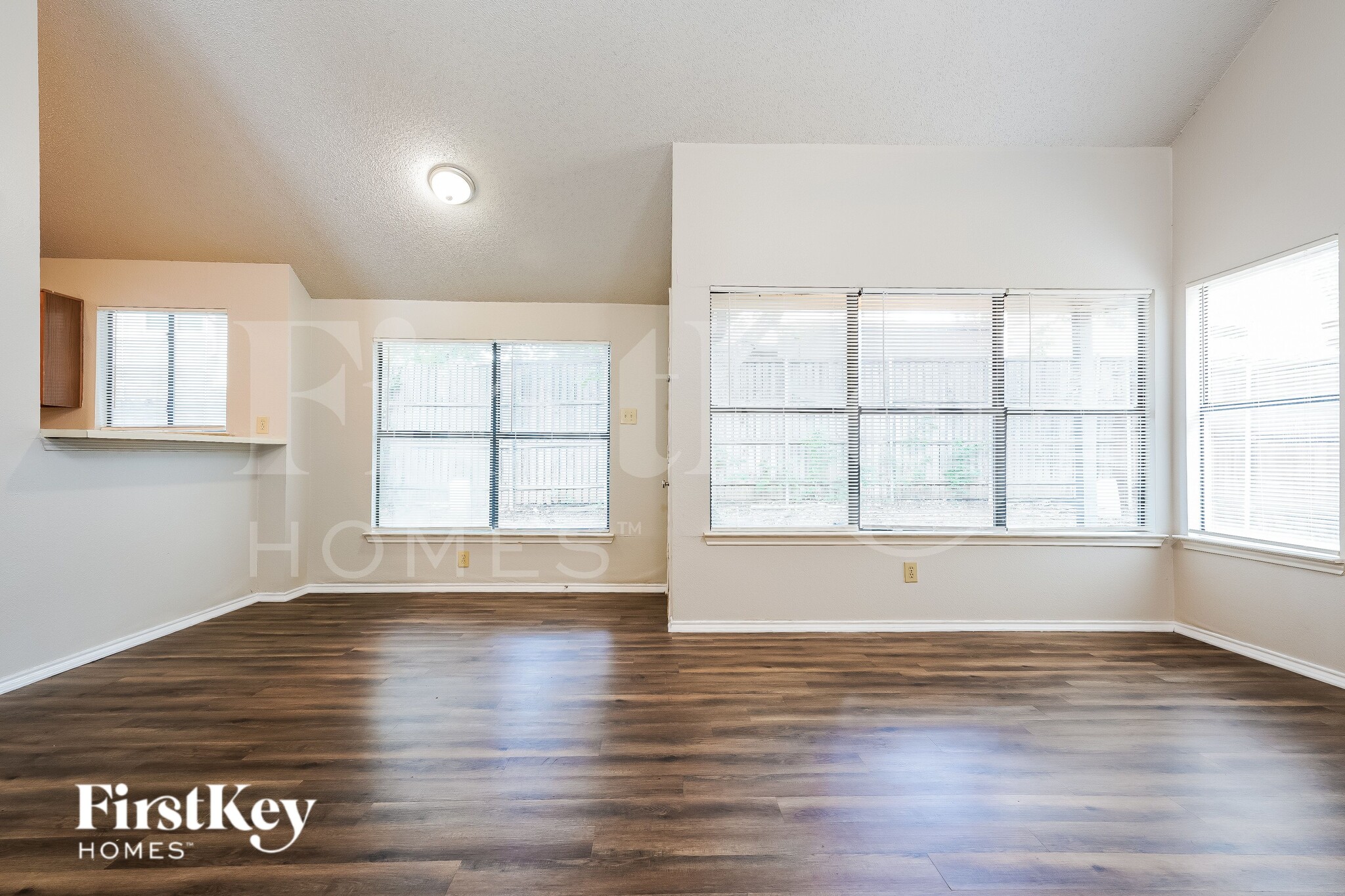 Building Photo - 922 Ramblewood Dr