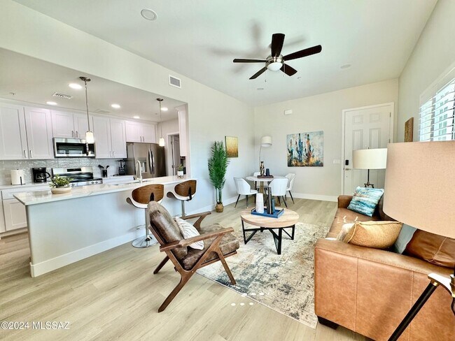 Building Photo - 2032 E River Rd