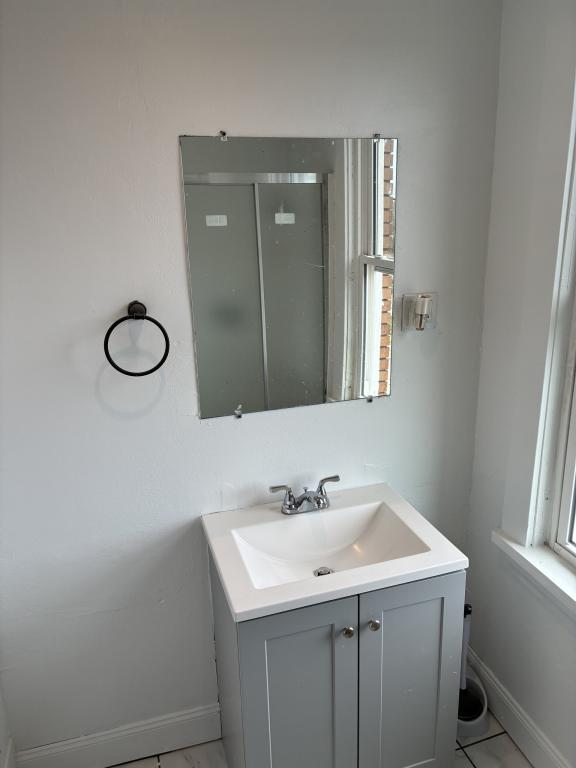 Building Photo - 640 Pine St