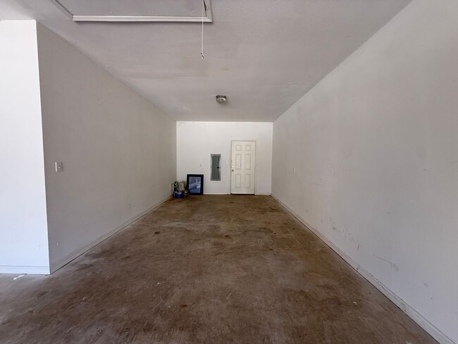 Building Photo - 139 Hallette Dr