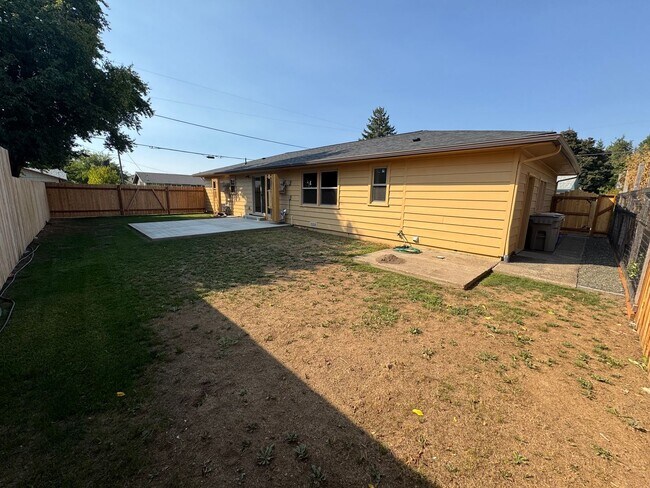 Building Photo - Beautifully Renovated 3 Bedroom ~ 2 Bathro...