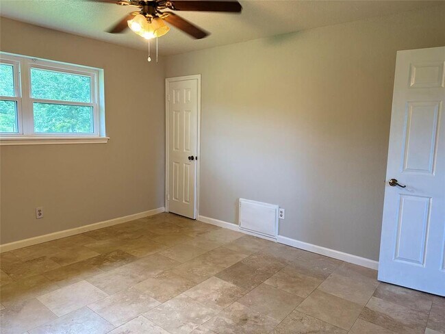 Building Photo - 688 County Rd 6681