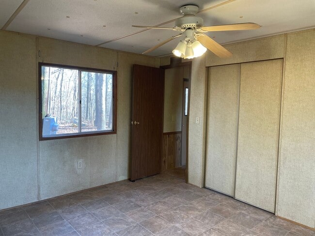 Building Photo - 3 BED, 1.5 BATH MOBILE HOME