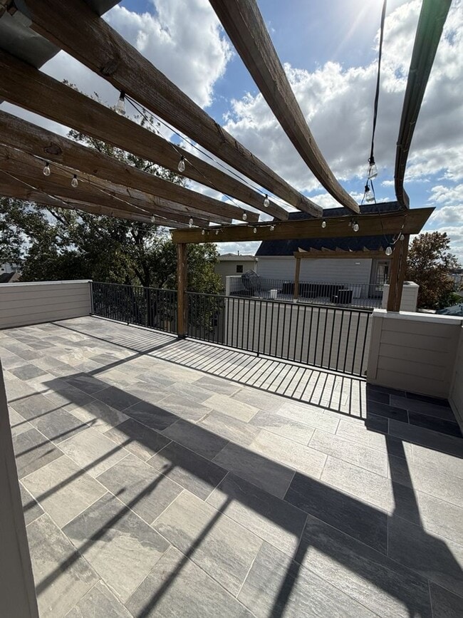 Building Photo - 2906 Baer St