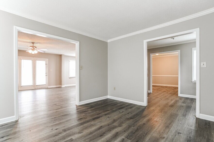 Building Photo - 9313 Fairmead Dr