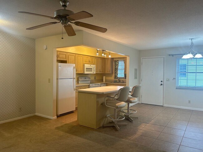 Building Photo - Discover Coastal Bliss: Your Ideal Beachsi...