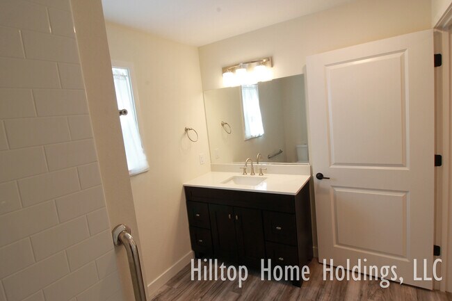 Building Photo - 55 Hilltop Rd