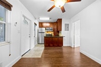 Building Photo - 413 SE 16th St