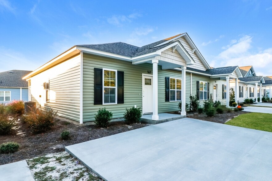 Building Photo - 167 Highlands Glen
