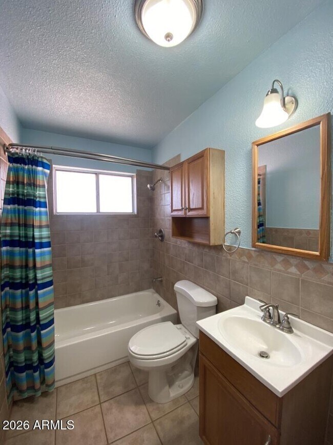 Building Photo - 74 NW Cargil Pl