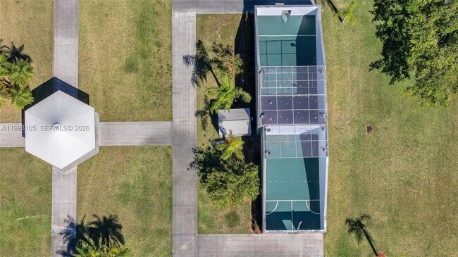 Building Photo - 2425 SE 28th Dr