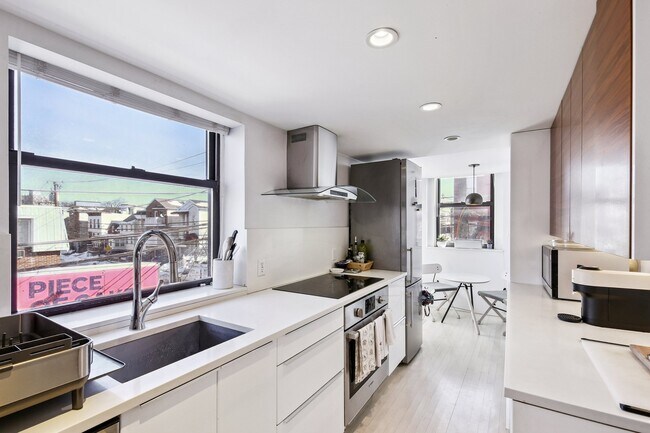 Building Photo - 464-470 Central Ave