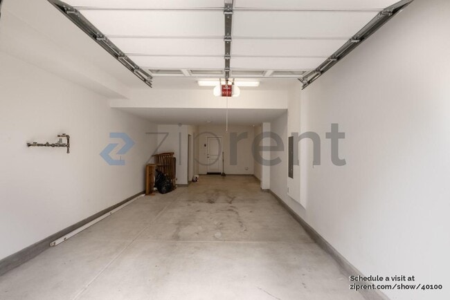 Building Photo - 11048 Luminate Dr