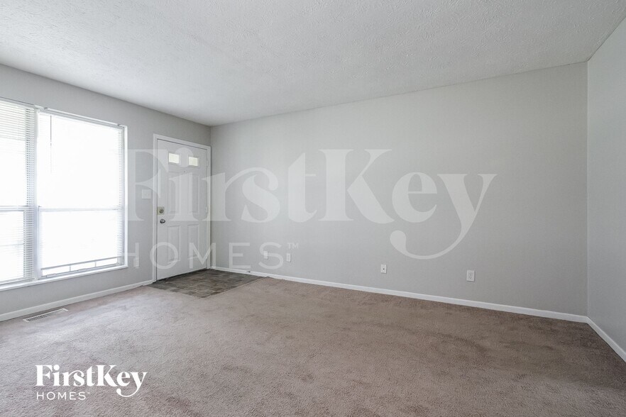 Building Photo - 5411 Padre Ln