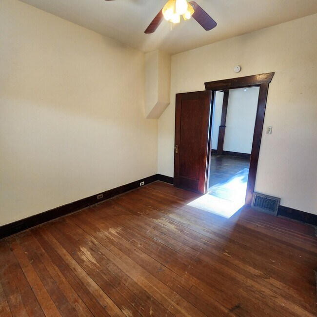 Building Photo - 2039 S Arizona St