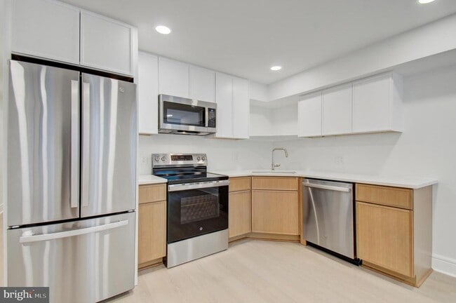 Building Photo - 1908 16th St NW