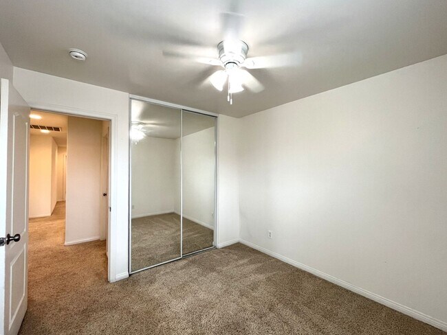 Building Photo - 14601 Serenade Dr