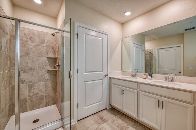 Building Photo - 853 Ocean Course Ave