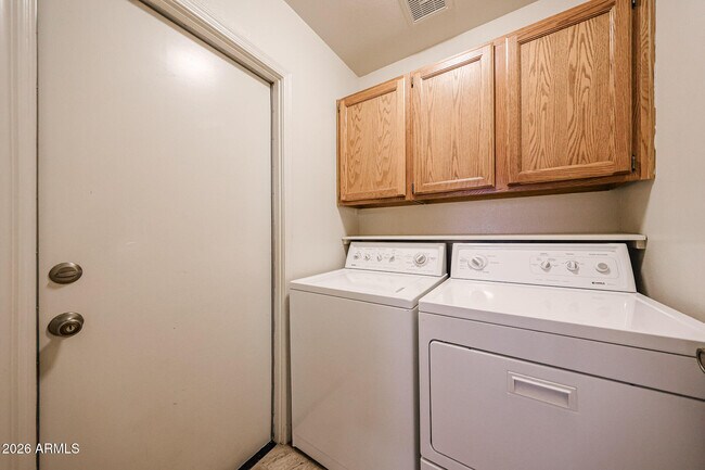 Building Photo - 3233 E Desert Cove Ave