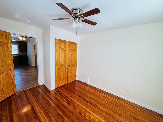 Building Photo - 27 1st St