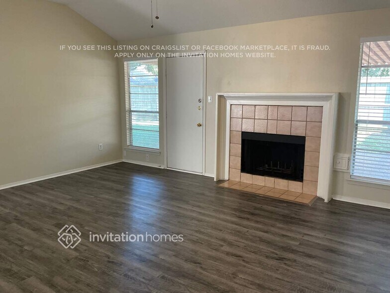 Building Photo - 16751 Summer Dawn Ln