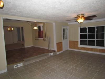 Building Photo - 505 Dogwood Ln