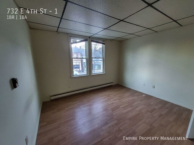 Building Photo - 1st Floor: 1 Bedroom/1 Bathroom Apartment ...