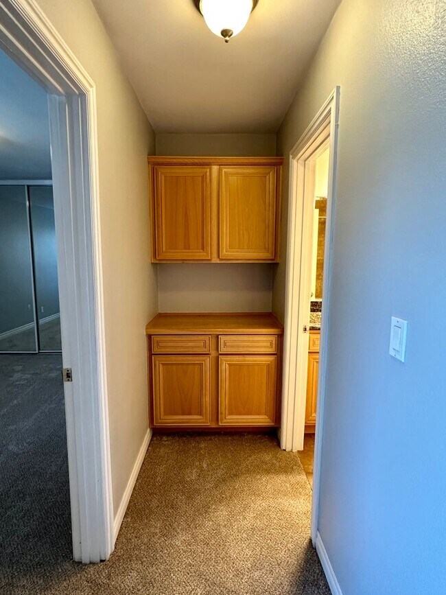 Building Photo - Beautiful Pacific Beach Condo Walking Distance To Beach and Bay